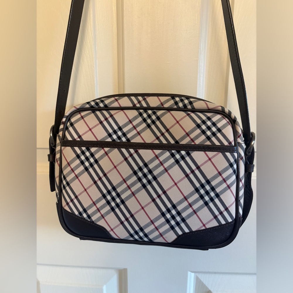 Burberry Bag - Picture 4 of 15